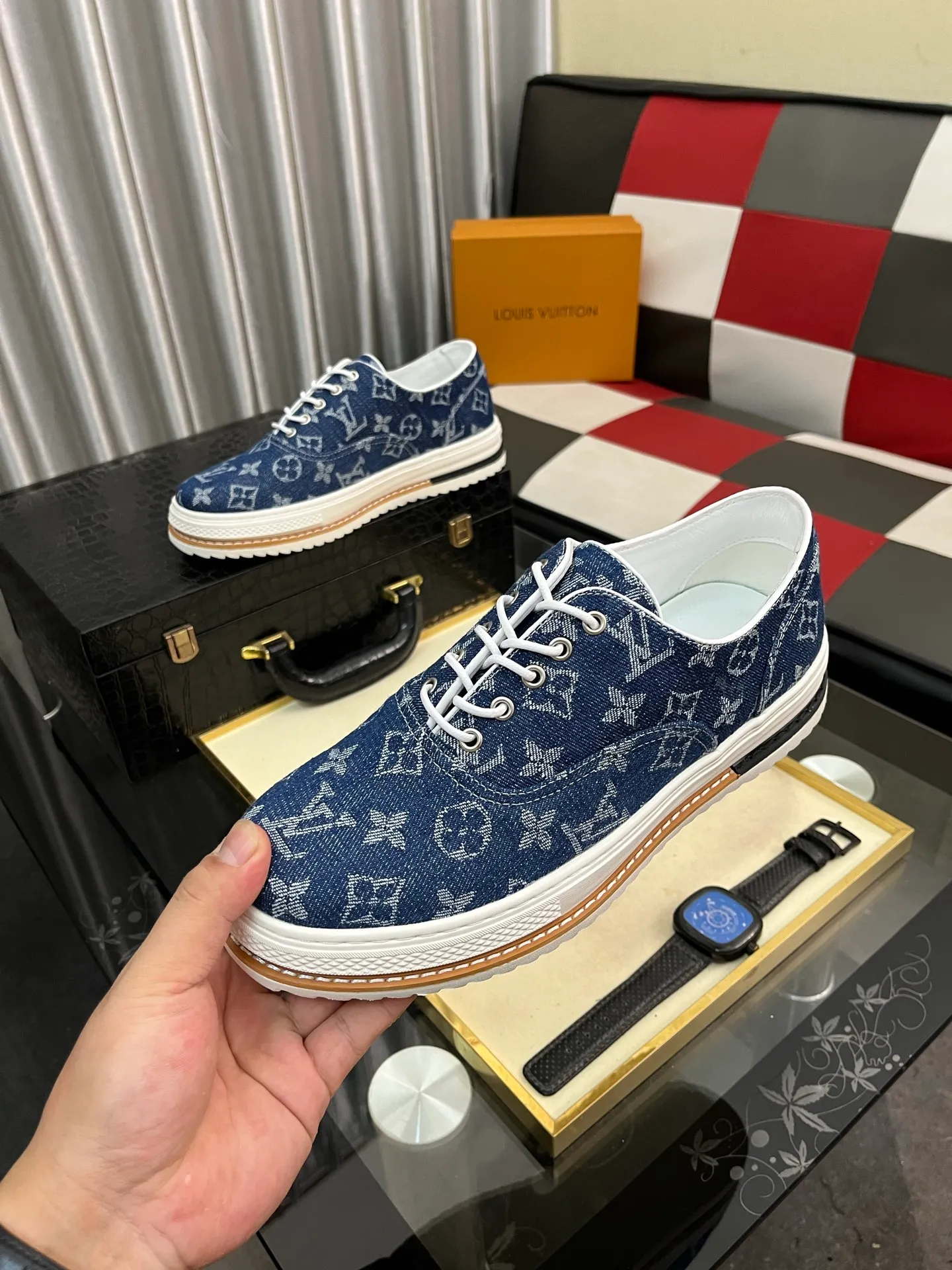 Men's Men's Shoes 💰420⌚️⌚️🇮🇹🇮🇹LV Louis Vuitton. The latest trendy casual shoes are popular in physical stores in sizes 38-44. New spring and summer comfortable imported custom original cowhide, unique jacquard fabric element design. Paired with sheepskin lining, Lv original bottom, [taiyang][taiyang] high-end packaging and high quality💪Details determine the quality, you can enter and leave the counter at will, welcome to compare🇮🇹